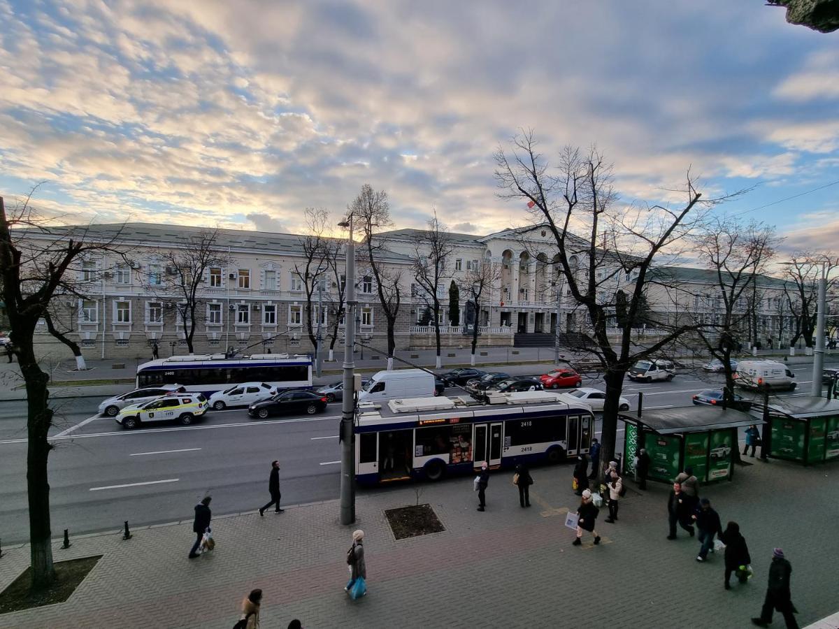 Grand Ultracentral Apartments Stefan Cel Mare In The Heart Of Chisinau Exterior photo