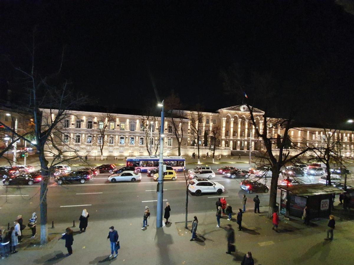 Grand Ultracentral Apartments Stefan Cel Mare In The Heart Of Chisinau Exterior photo